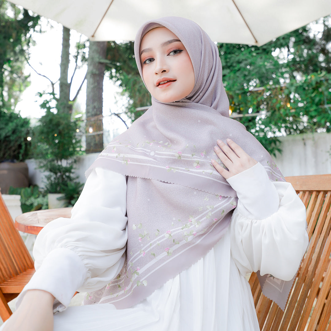 Rasya Embossed Printed Scarf
