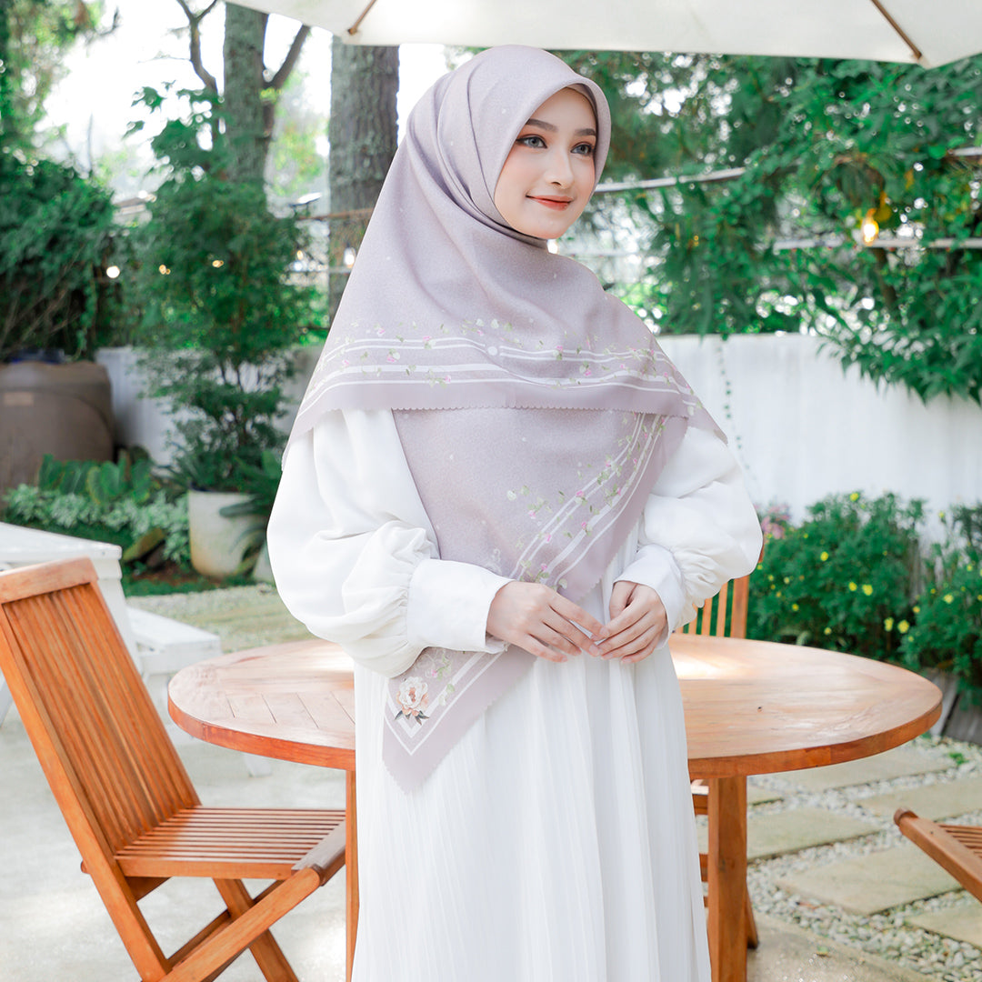 Rasya Embossed Printed Scarf