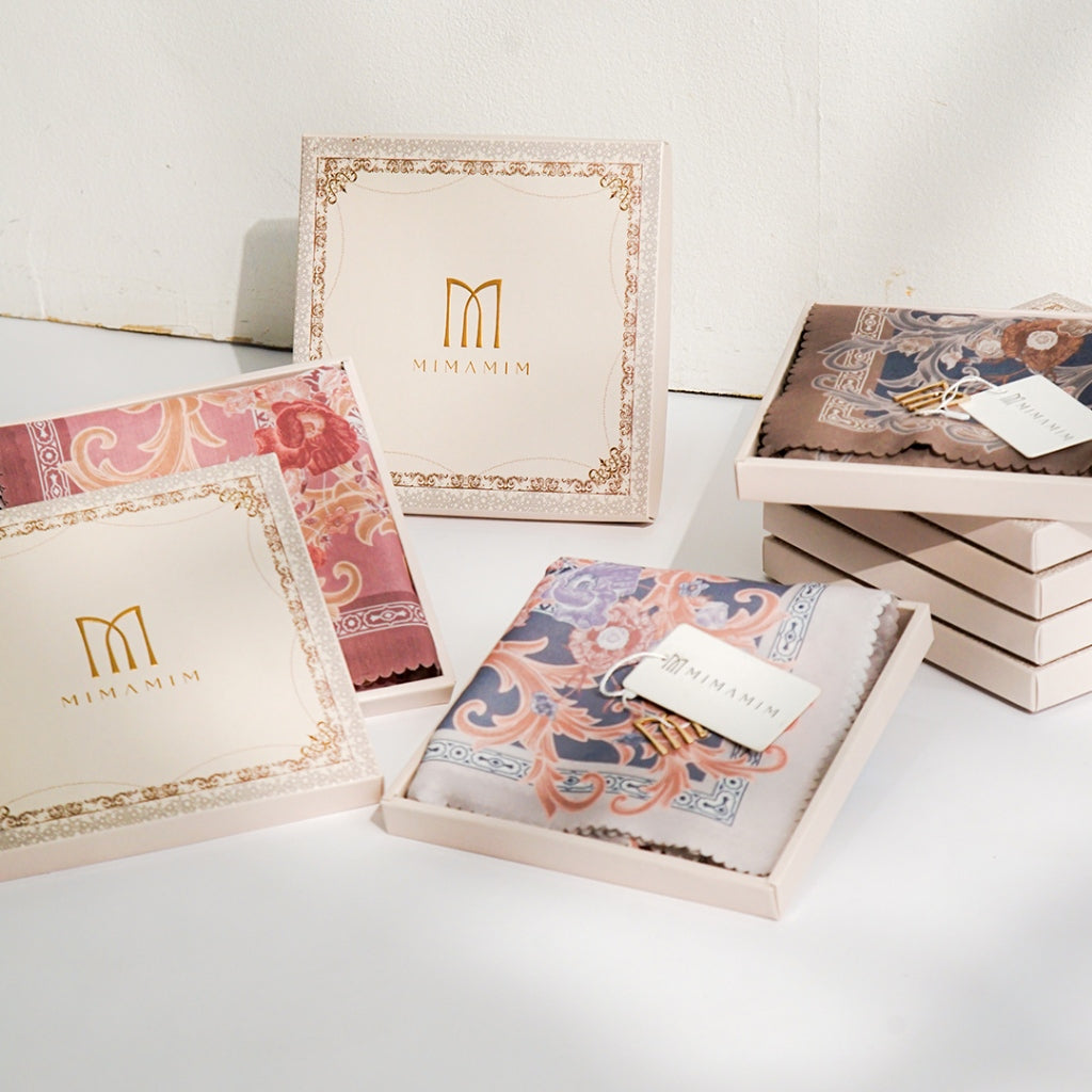 Hampers/Gift Hijab Motif Embossed | Hijab Plat M Gold Kemasan Box Eksklusif